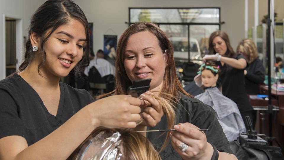 cosmetology class