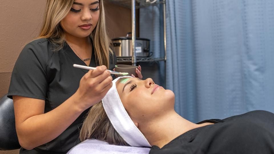 Cosmetology Clinic - Spa Treatment