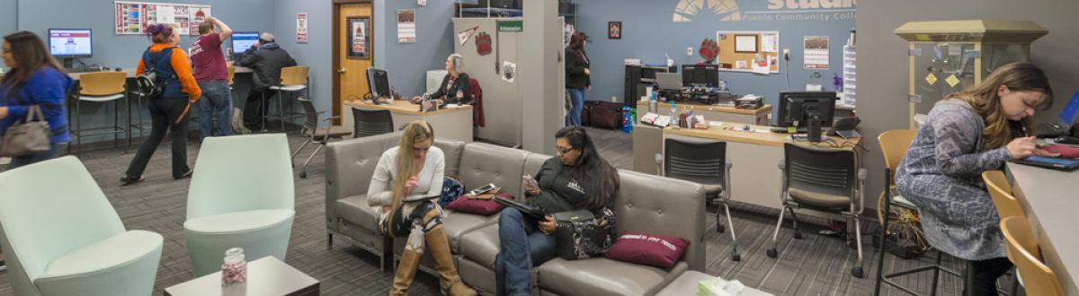 Students in New Student Studio